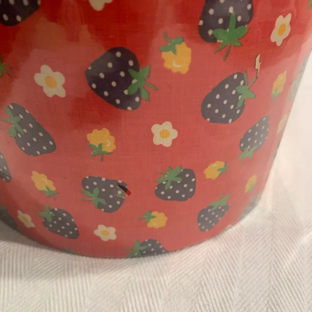 Vintage Strawberry Print Ice Bucket